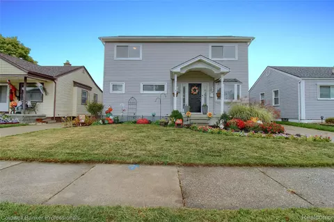 17569 Smith St, Riverview, MI 48193