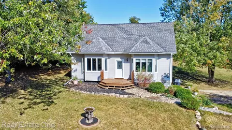 2444 Ray Rd, Addison, MI 48370