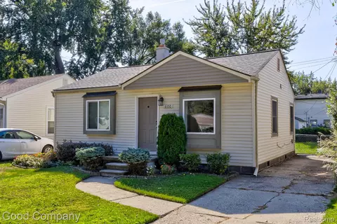 600 E Kalama Ave, Madison Heights, MI 48071