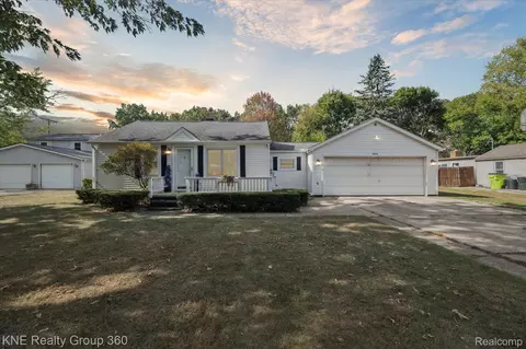 1611 Alma Ave, Waterford, MI 48327