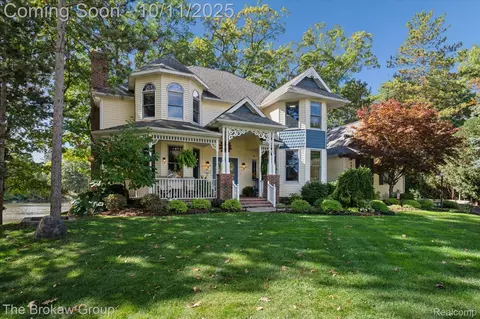 10216 Mill Pointe Dr, Goodrich, MI 48438