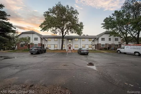 7220 Bluewater Dr #134, Villageofclarkstoncity_oakland, MI 48348