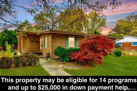 22250 Grossedale St, Saint Clair Shores, MI 48082