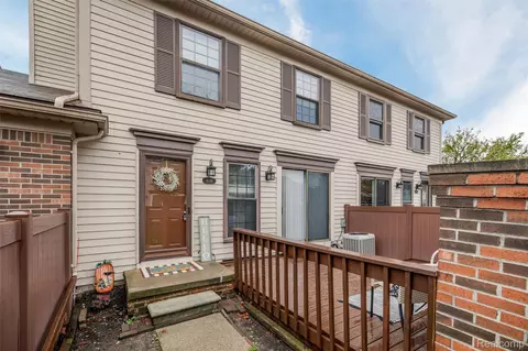 41191 Southwind Dr, Canton, MI 48188