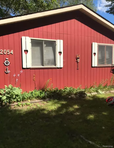 2054 N Markey Rd, Markey, MI 48629