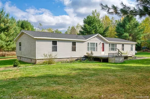 16013 Bird Rd, Argentine, MI 48451
