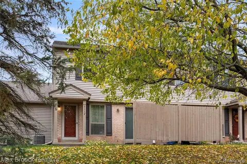 3112 Hidden Ridge 3112 Hidden Ridge Dr #2, Waterford, MI 48328