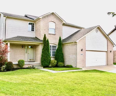 26263 Oakley Ct, Brownstown, MI 48174