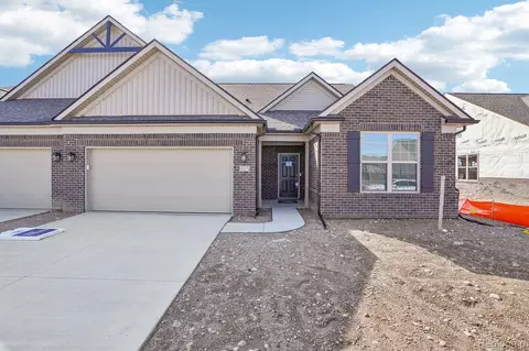 807 Kelpie Dr, Pittsfield, MI 48108