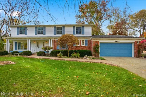 30033 Valley Side Dr, Farmington Hills, MI 48334