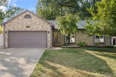 21221 Hamilton Ave, Farmington Hills, MI 48336