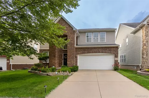 51224 Luke Ln, Novi, MI 48374