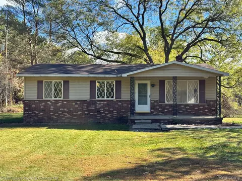 2312 Pero Lake Rd, Oregon, MI 48446