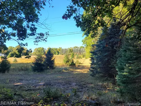 Parc B Tipsico Lake Road, Hartland, MI 48353