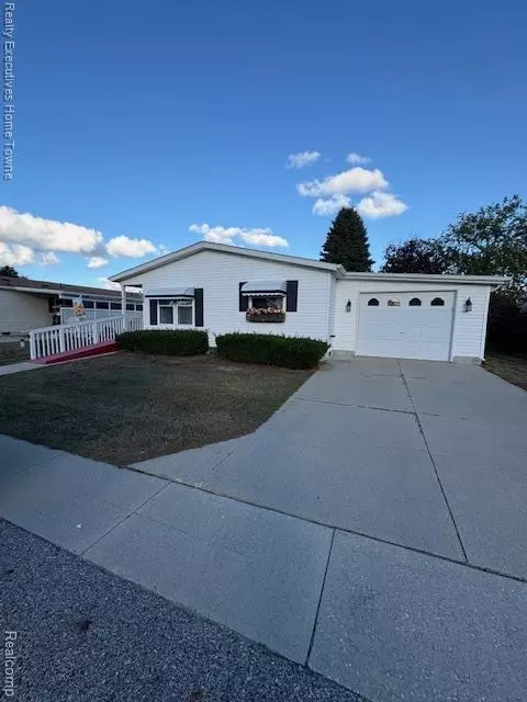 4333 24th Ave, Fort Gratiot, MI 48059