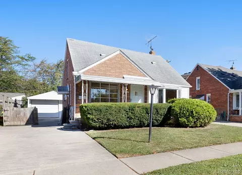 13460 Chestnut St, Southgate, MI 48195