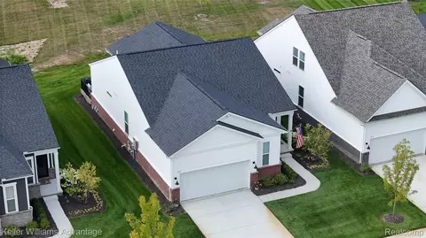 1607 Moss Dr, Milford, MI 48381