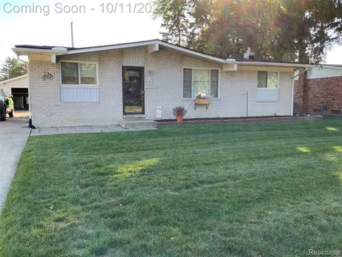 9130 E Bassett Ct, Livonia, MI 48150