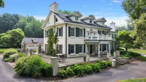 777 Kensington Ln, Bloomfield Hills, MI 48304
