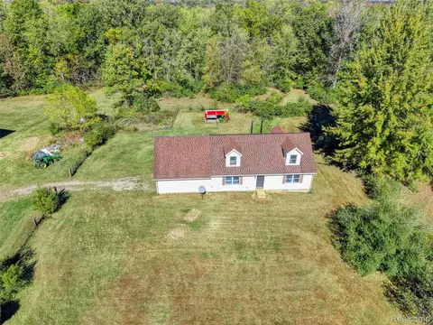 13201 Rockwell Rd, Unadilla, MI 49285