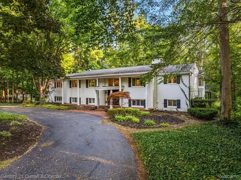 46777 Bettyhill Rd, Plymouth, MI 48170