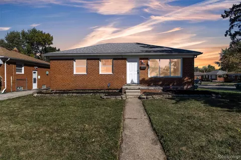 17175 Bell Ave, Eastpointe, MI 48021