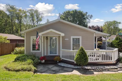 4065 Rosemound Ave, Waterford, MI 48329