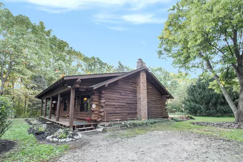 4166 Sweet Rd, Howell, MI 48843