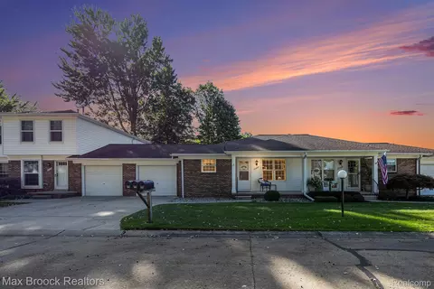 27968 Red Cedar Ln, Harrison, MI 48045