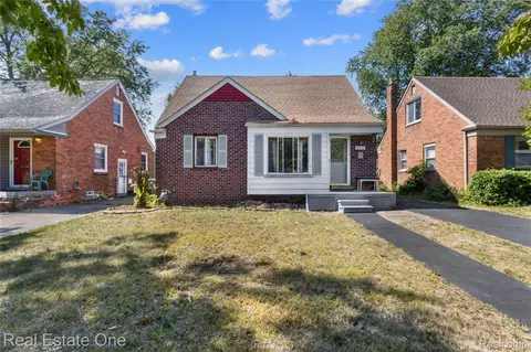 212 Shadowlawn St, Inkster, MI 48141