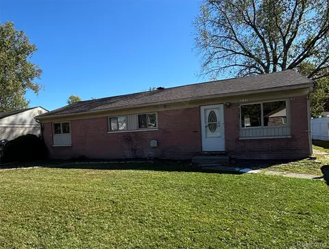 27031 Leroy St, Taylor, MI 48180