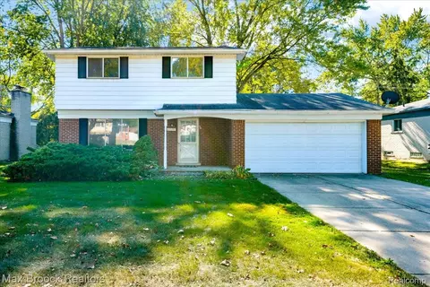 20141 Lacrosse Ave, Southfield, MI 48076