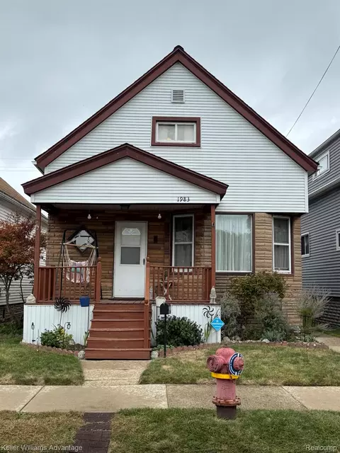 1983 Edwin St, Hamtramck, MI 48212