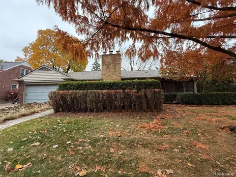 1210 Marywood Dr, Royal Oak, MI 48067