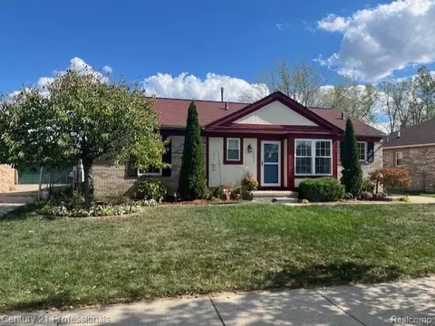 32252 Warner Ct, Warren, MI 48092