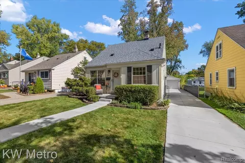 1510 Oakley Rd, Clawson, MI 48017