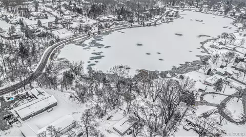 8056 Ortonville Rd, Independence, MI 48348