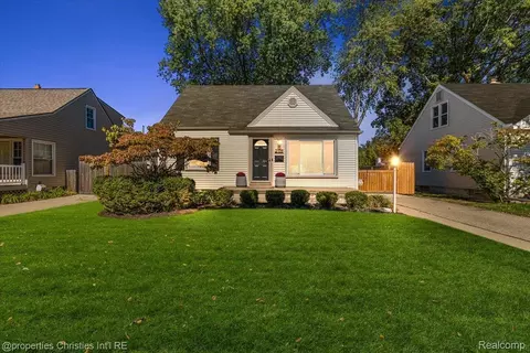 2105 Rowland Ave, Royal Oak, MI 48067