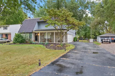 33961 Richland St, Livonia, MI 48150