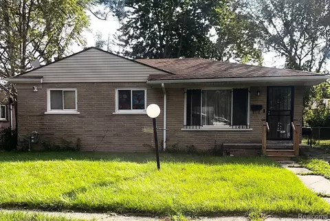 6702 Cranwood Dr, Flint, MI 48505