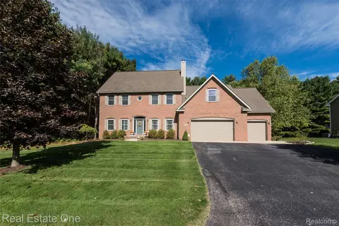 7155 Campbell Mills Ct, Brighton, MI 48116