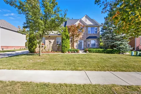 3226 Fantail Dr, Rochester Hills, MI 48309