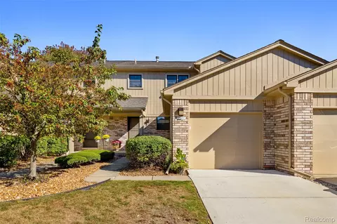41600 Janet Dr, Clinton Township, MI 48038