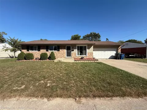 1519 S Dowling St, Westland, MI 48186
