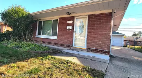 1166 E Kalama Ave, Madison Heights, MI 48071