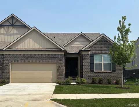 813 Kelpie Dr, Pittsfield, MI 48108