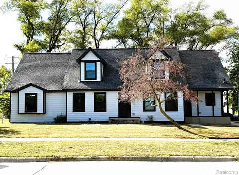 21433 Westview Ave, Ferndale, MI 48220