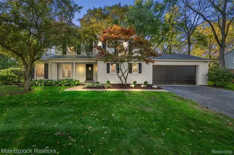 2156 Park Ridge Dr, Bloomfield Hills, MI 48304