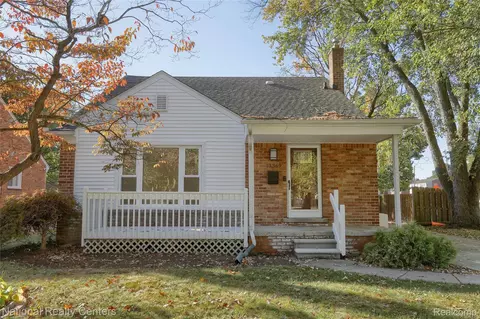 13369 Winchester Ave, Huntington Woods, MI 48070