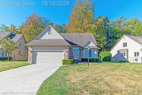 52143 Wolcot Ct, Macomb, MI 48042